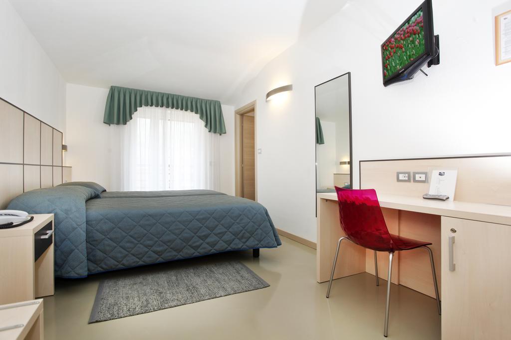 Hotel Miorelli Torbole Sul Garda Dış mekan fotoğraf