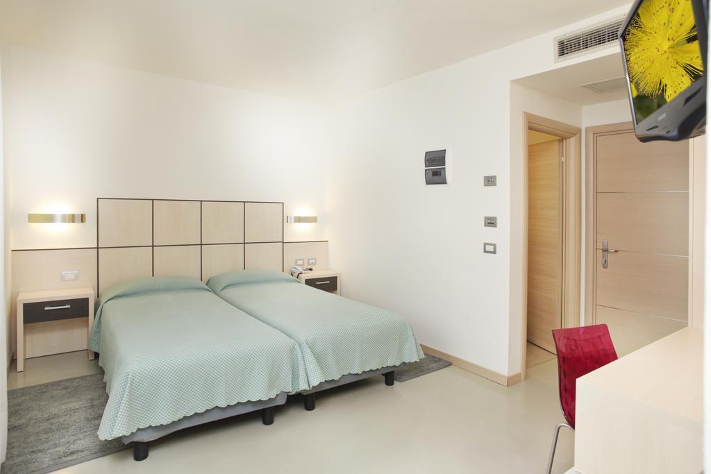 Hotel Miorelli Torbole Sul Garda Dış mekan fotoğraf