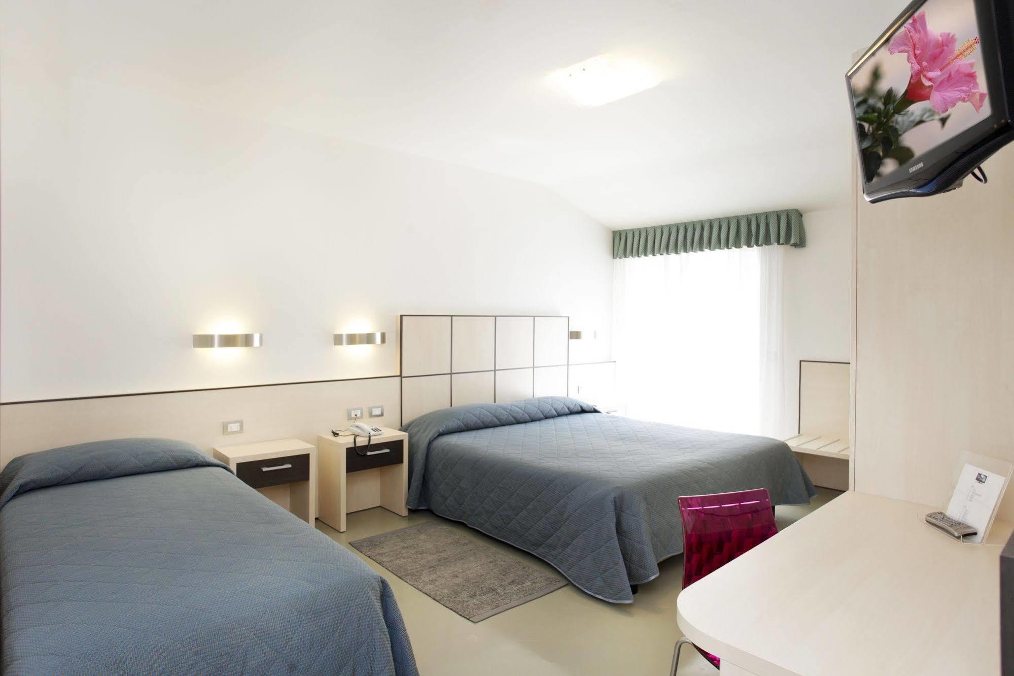 Hotel Miorelli Torbole Sul Garda Dış mekan fotoğraf