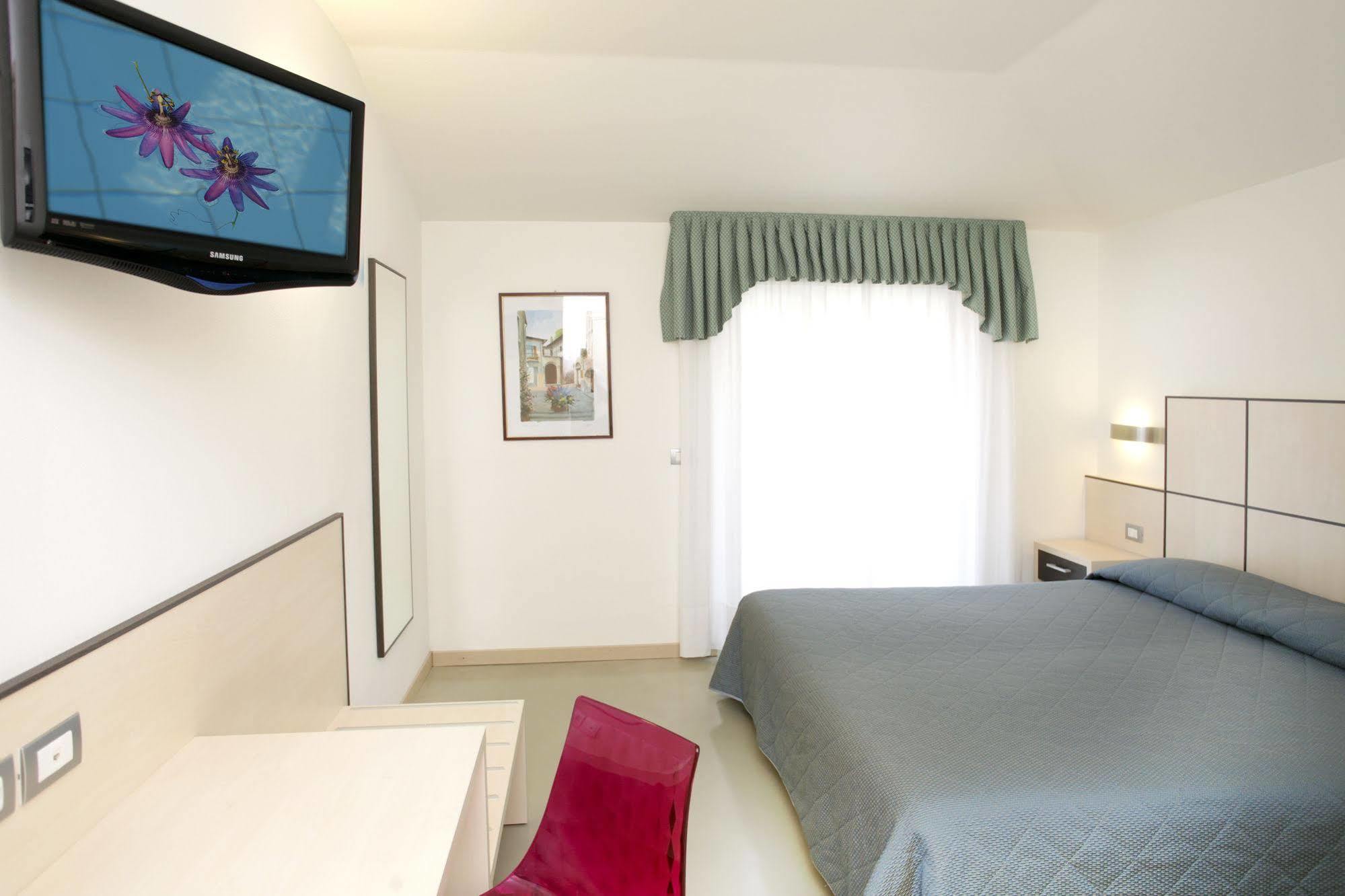 Hotel Miorelli Torbole Sul Garda Dış mekan fotoğraf