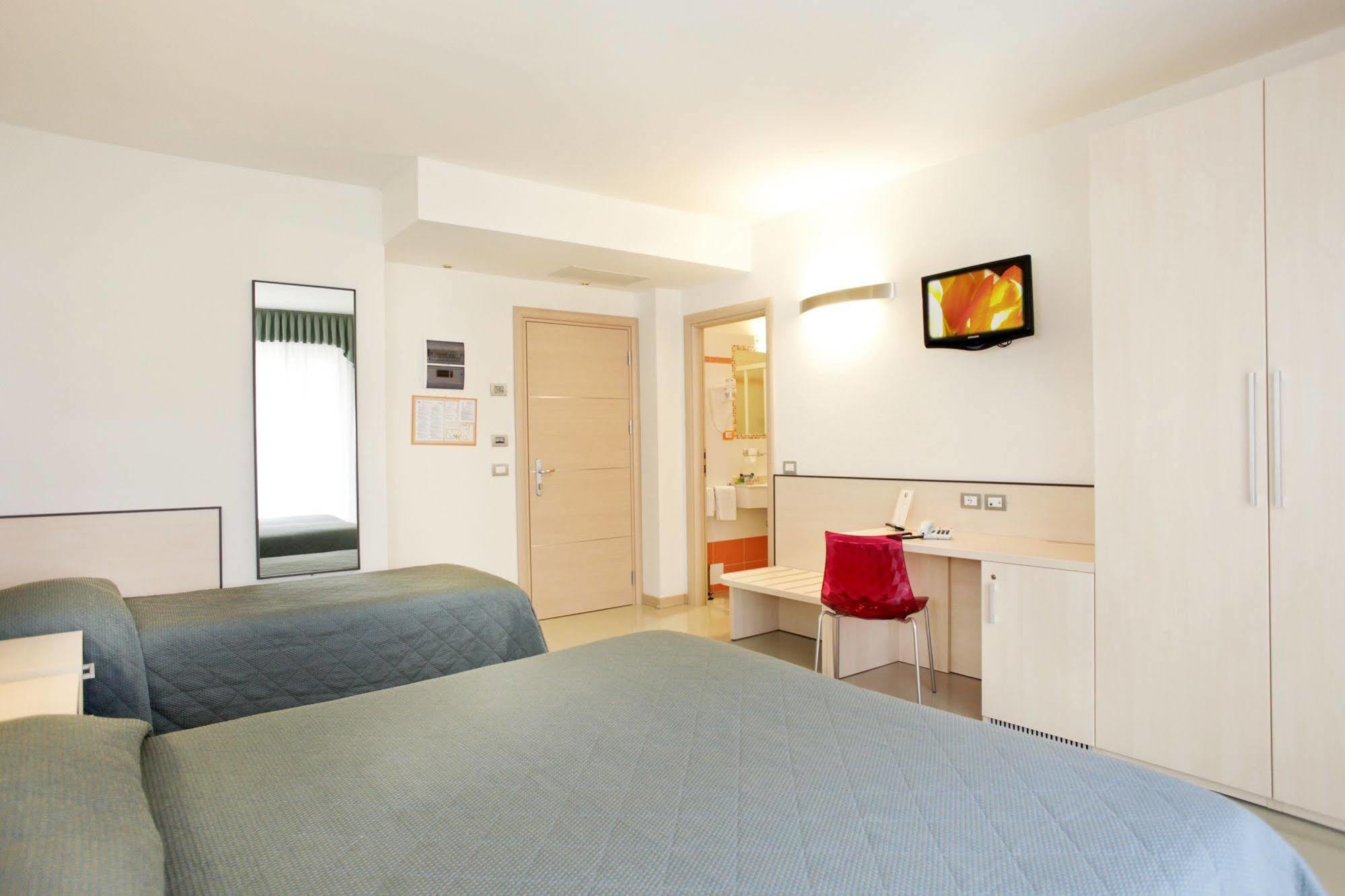 Hotel Miorelli Torbole Sul Garda Dış mekan fotoğraf