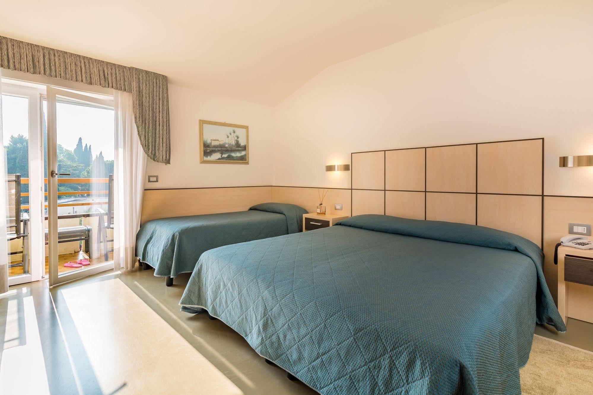 Hotel Miorelli Torbole Sul Garda Dış mekan fotoğraf