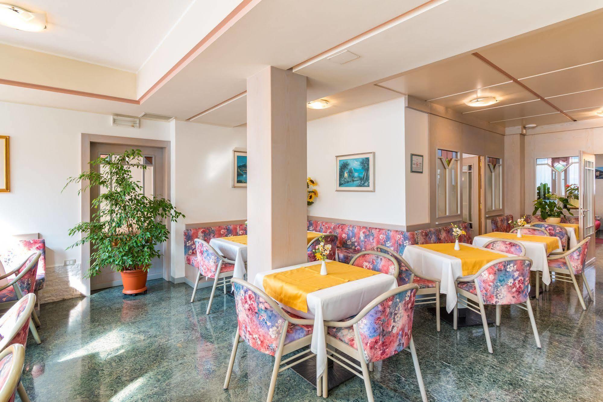 Hotel Miorelli Torbole Sul Garda Dış mekan fotoğraf